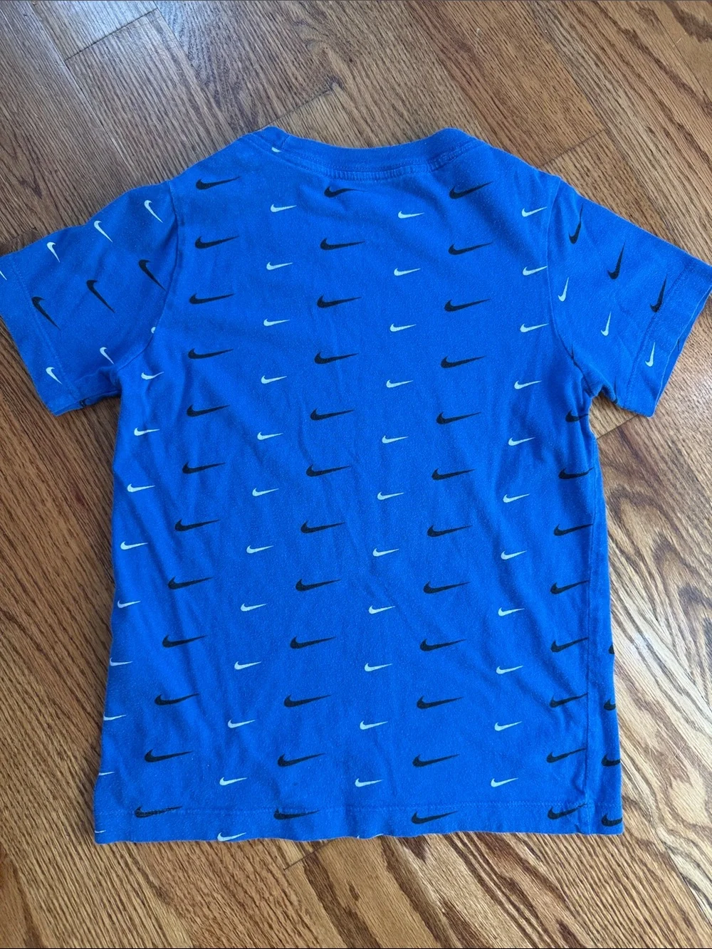 Boy’s Nike Shirt. Size Small. Excellent Condition.